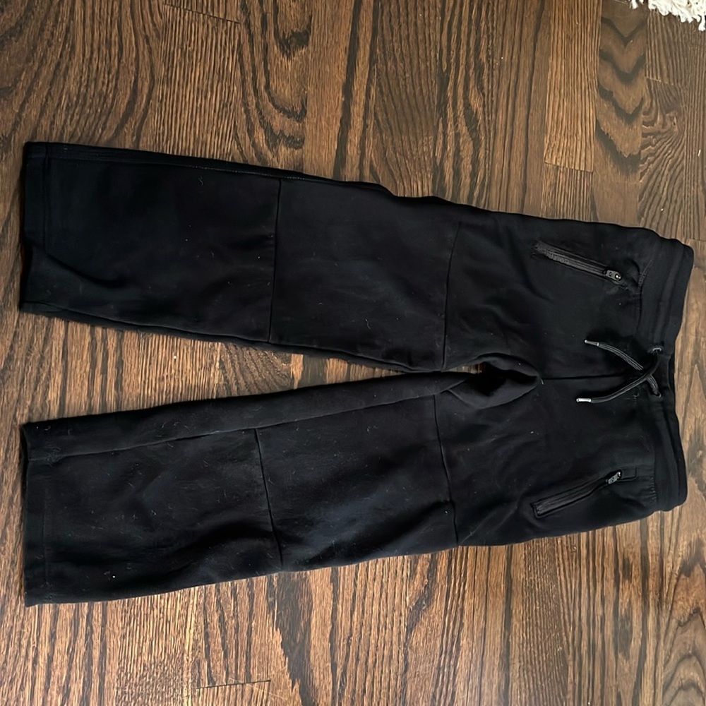 Gap boys’ joggers with zip pockets